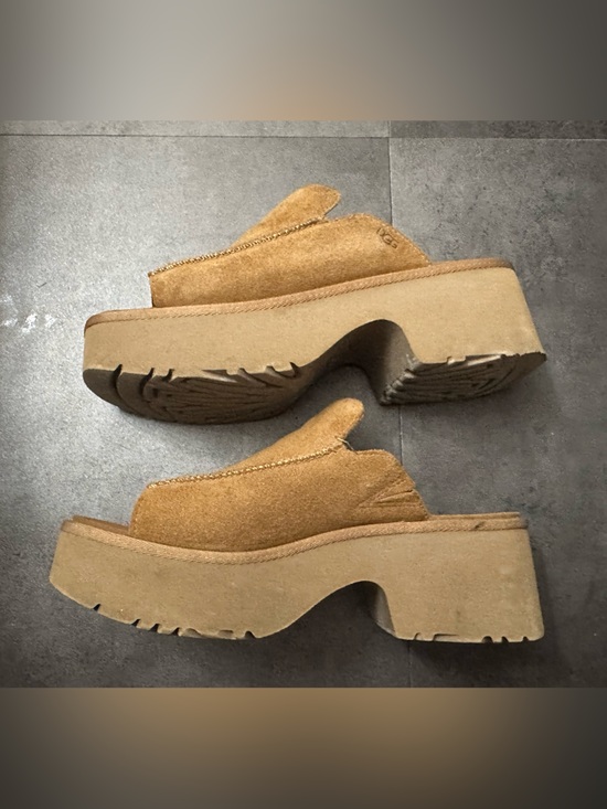 UGG Shoes - UGG platform sandals